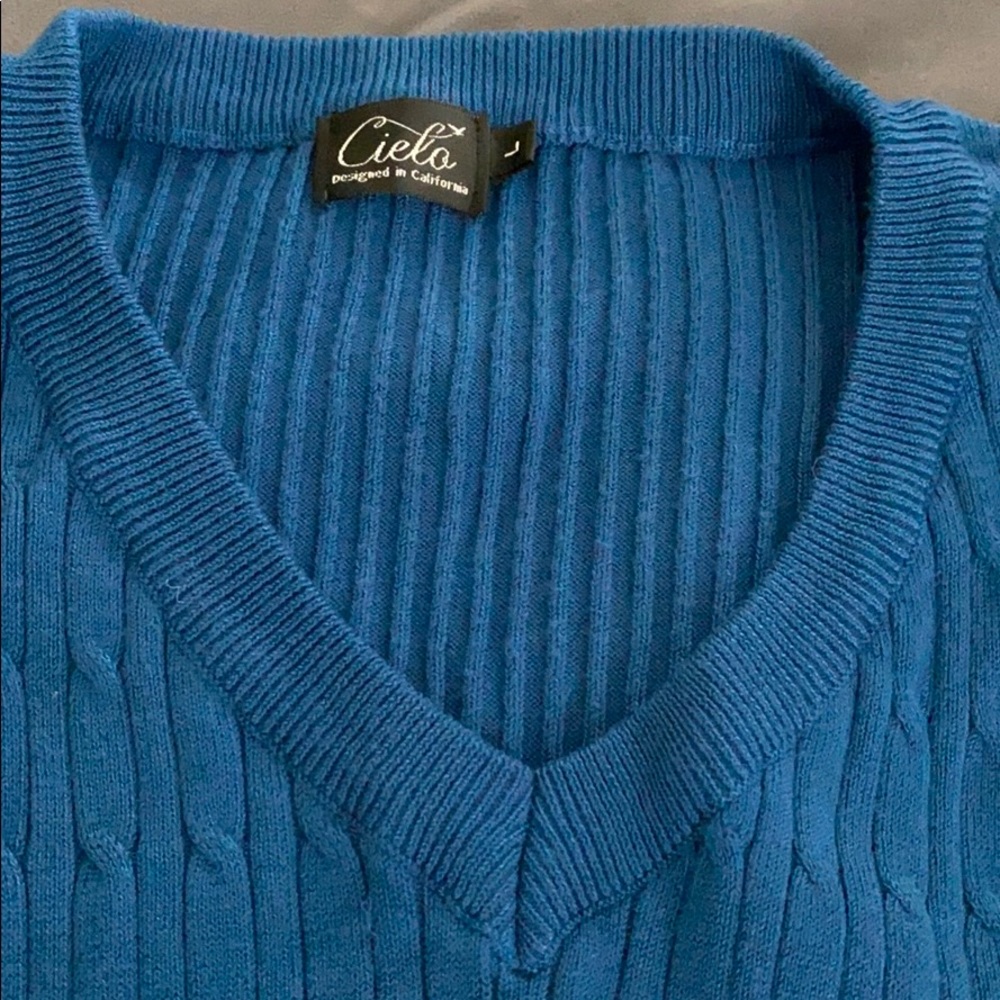 Blue sweater - Picture 3 of 5